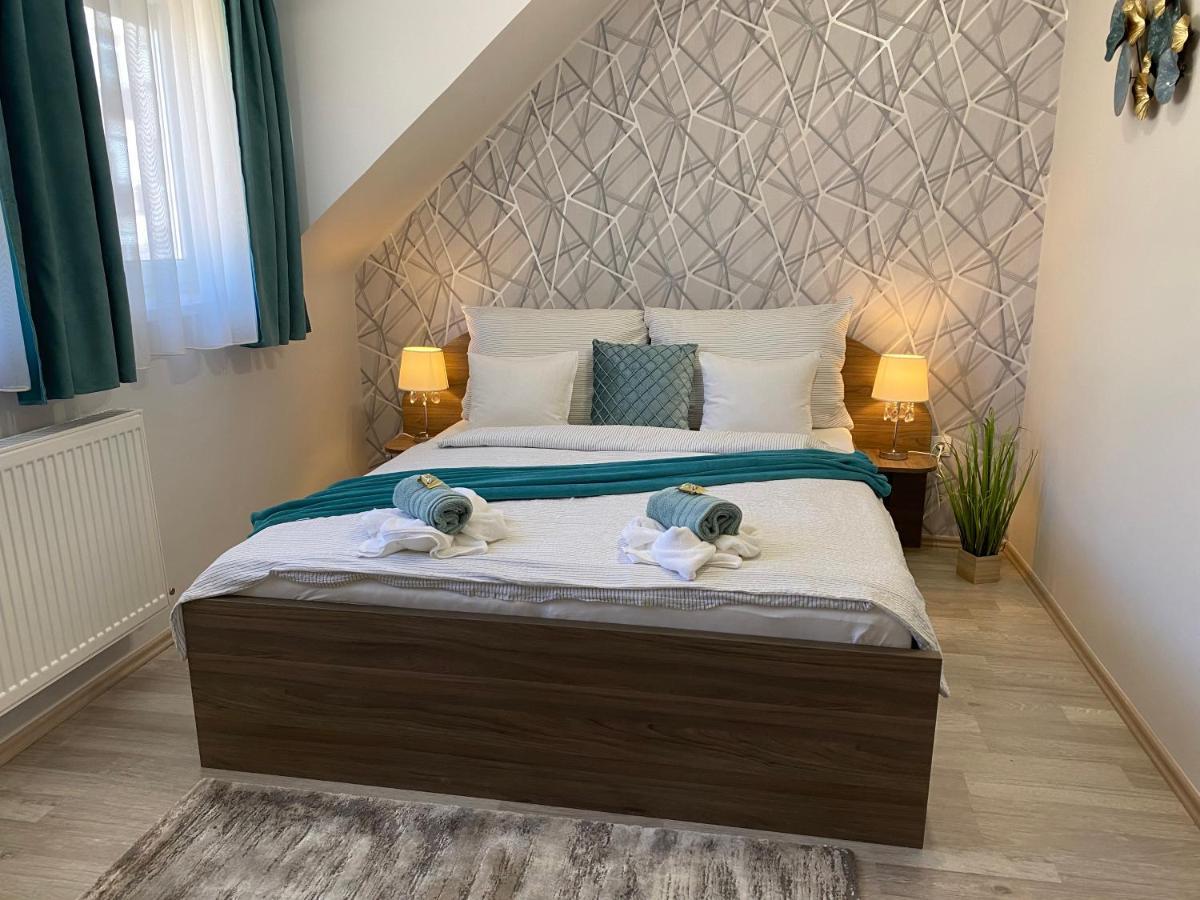 Oreo Apartman Eger Extérieur photo