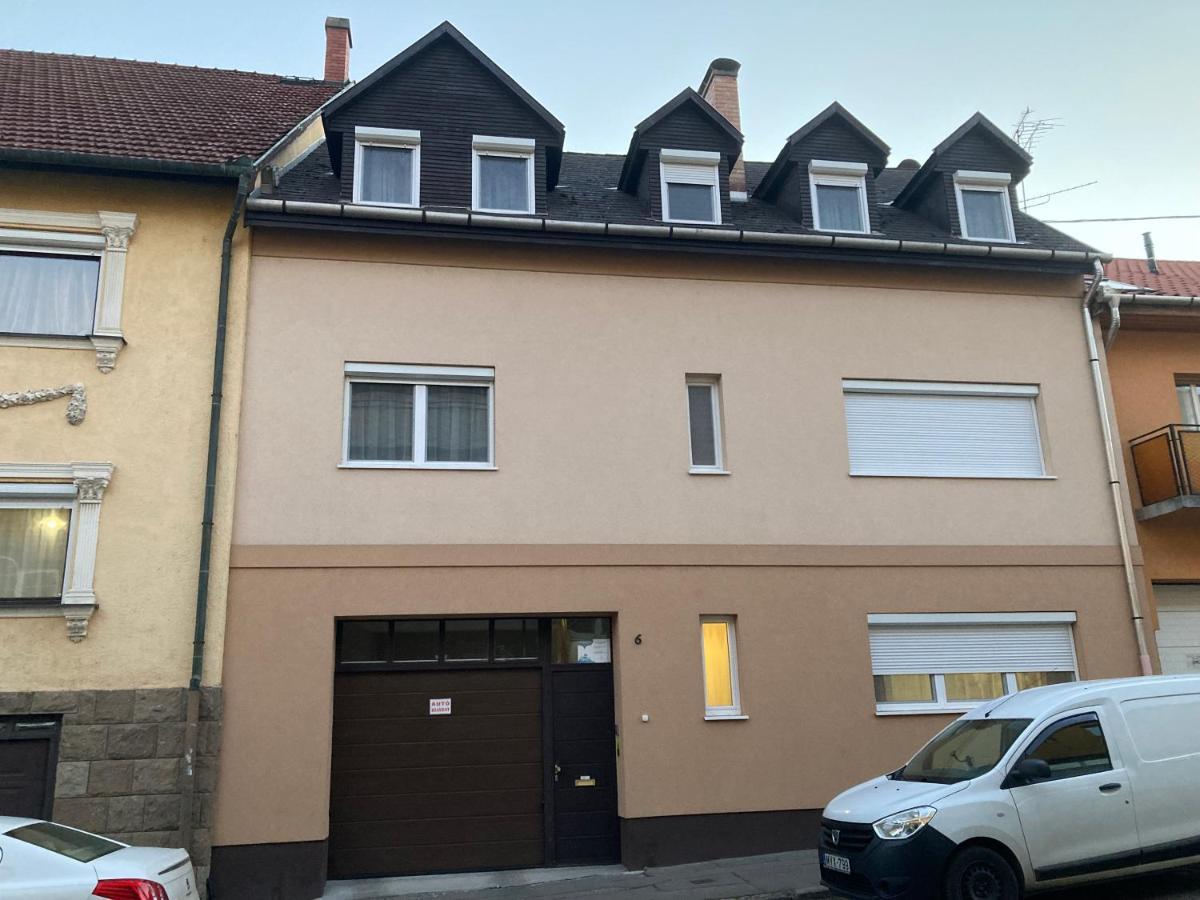 Oreo Apartman Eger Extérieur photo