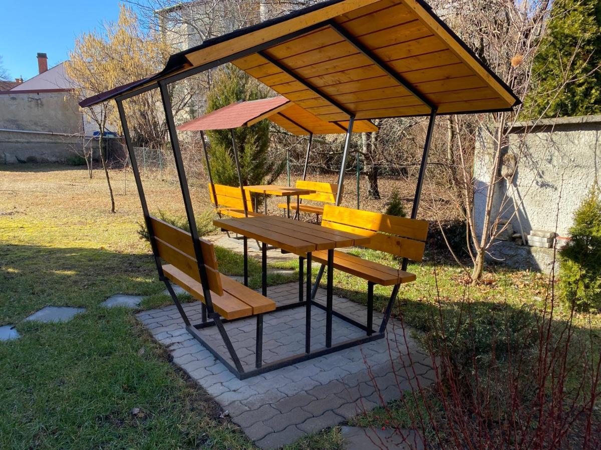 Oreo Apartman Eger Extérieur photo