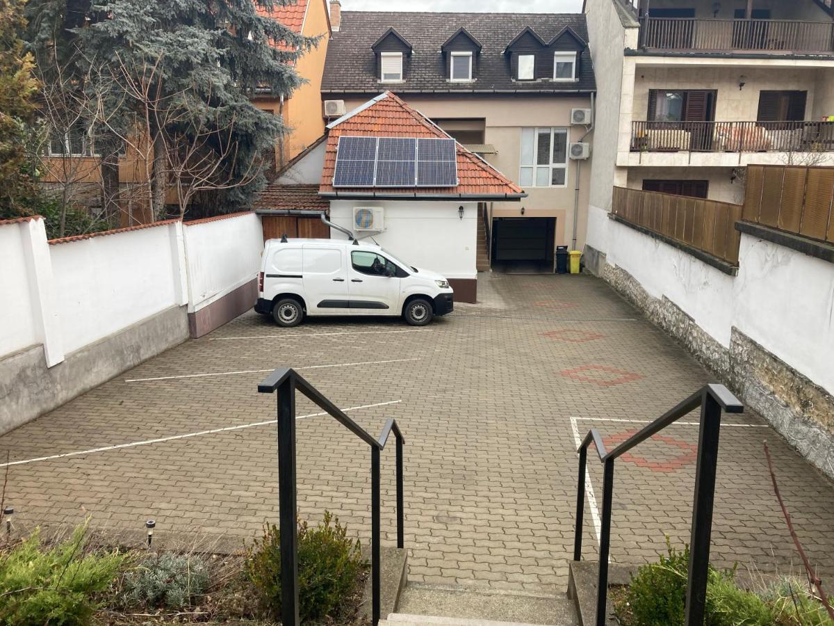 Oreo Apartman Eger Extérieur photo