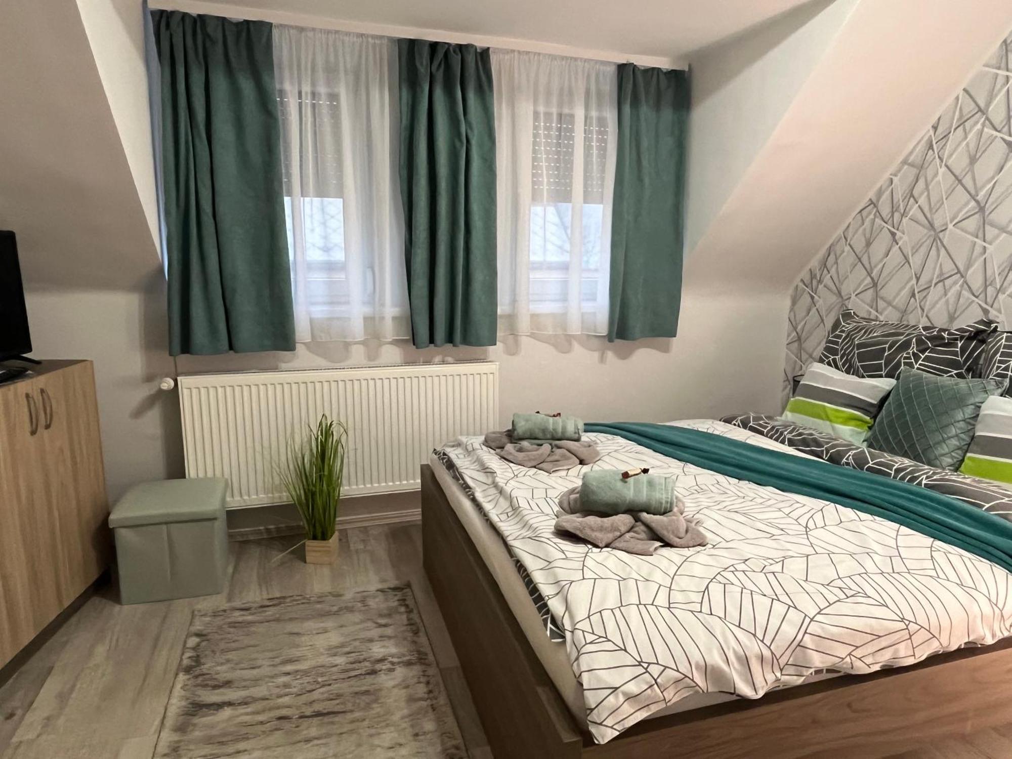 Oreo Apartman Eger Extérieur photo