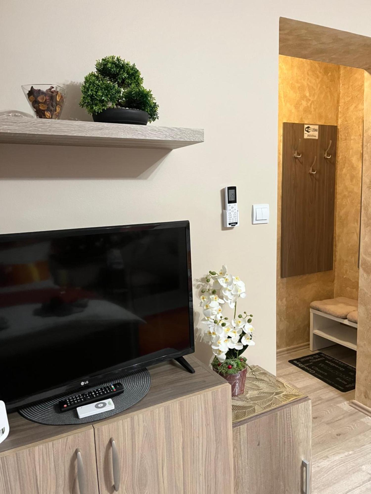 Oreo Apartman Eger Extérieur photo