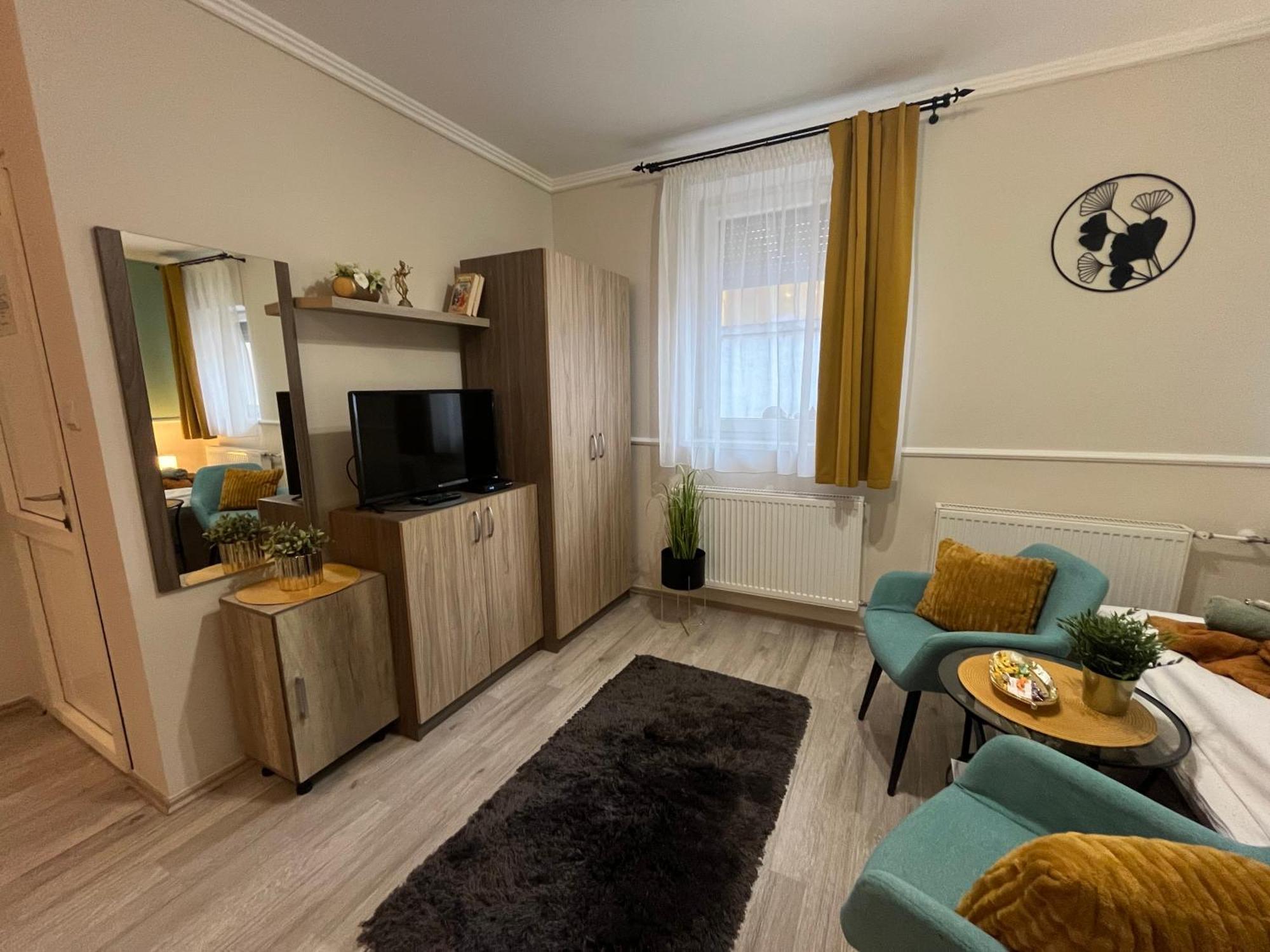 Oreo Apartman Eger Extérieur photo