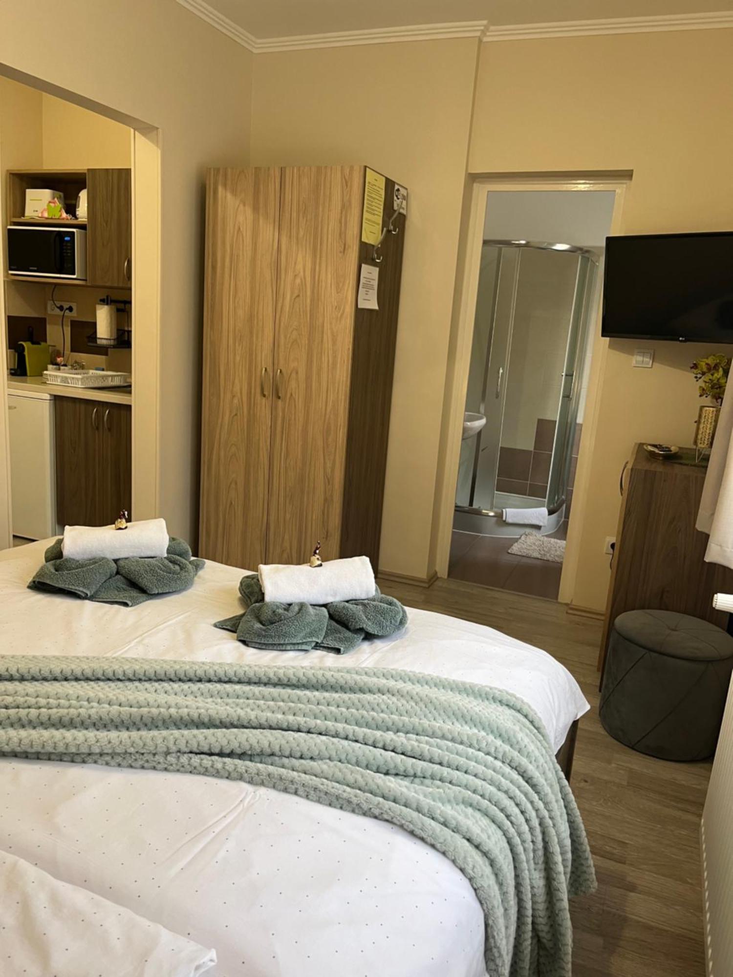 Oreo Apartman Eger Extérieur photo