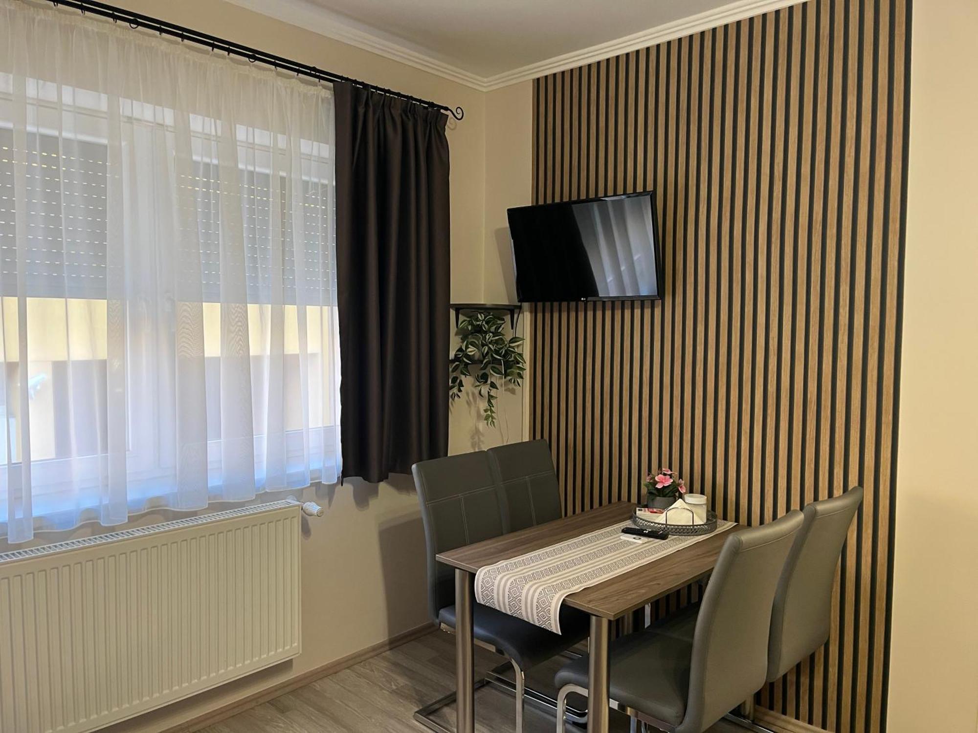 Oreo Apartman Eger Extérieur photo